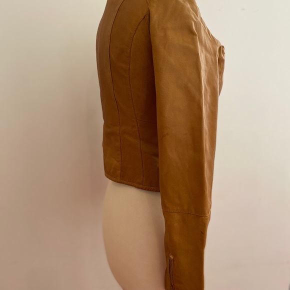 Leather jacket - Picture 2 of 6